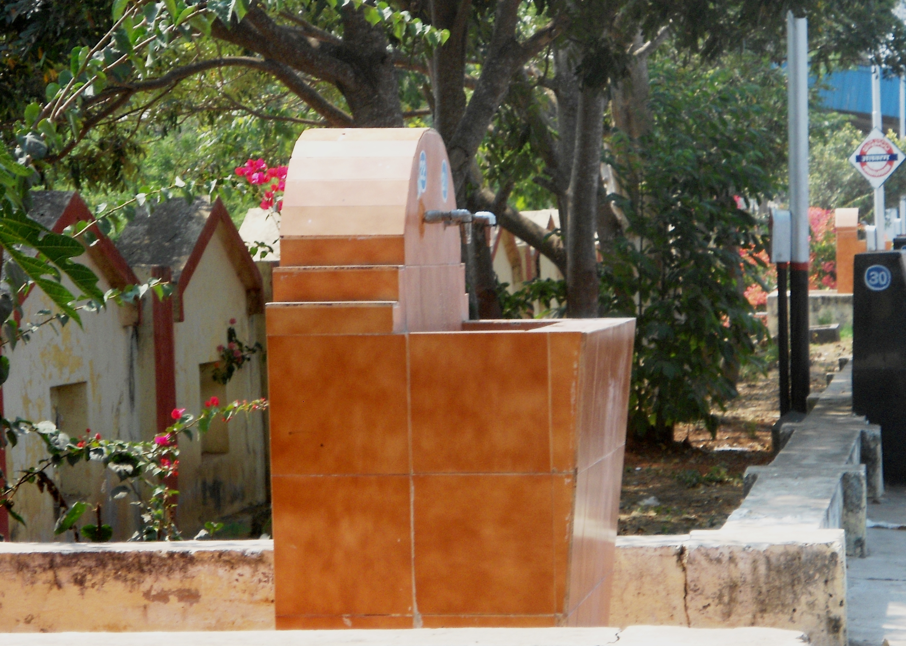 Water tap for practical home care